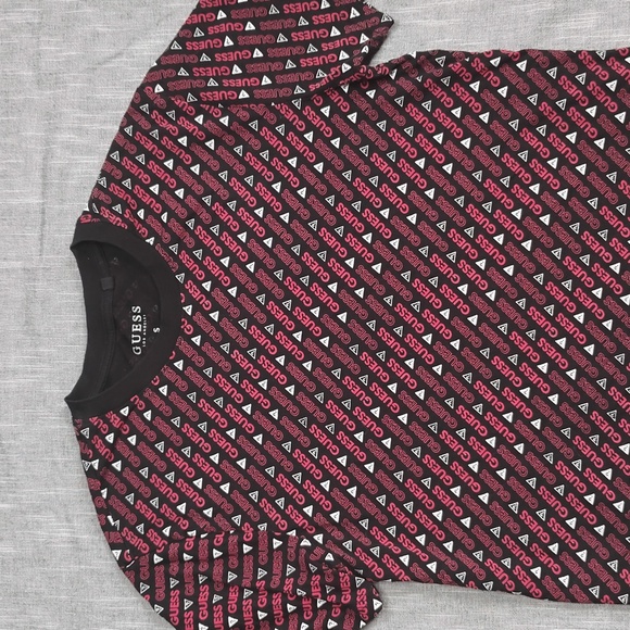 Guess All Over Print Shirt Size Small Red Black Casual Crew Spell Out - Picture 3 of 8